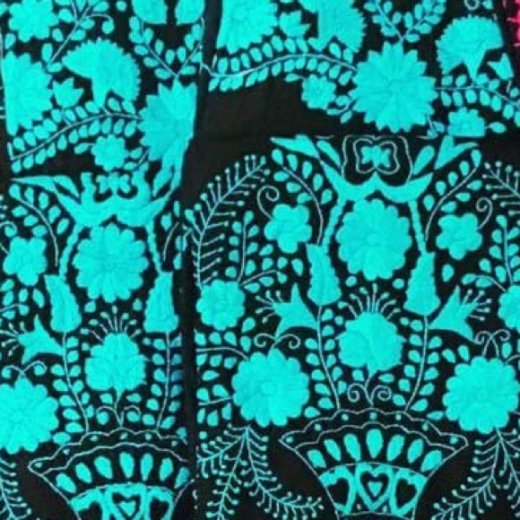 Mexican Embroidered Blouse Ethnic Crop Top - Picture 3 of 3